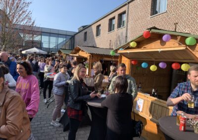 chalets installé lors d'un apéro festif en province de Liège