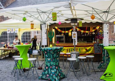 chalet installé lors d'un village festif en Hesbaye